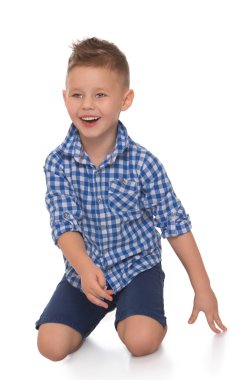 Oğlan yerde yatıyor