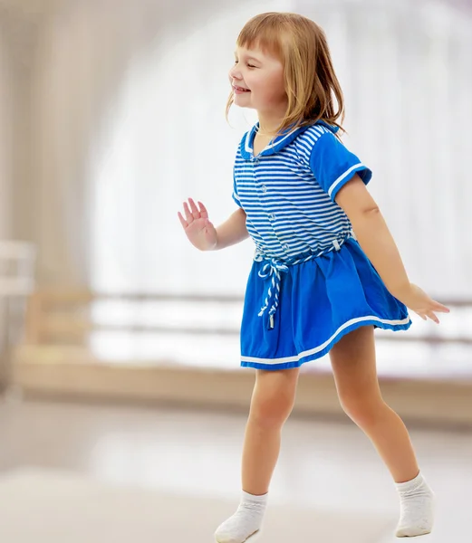 Little girl posing — Stock Photo, Image