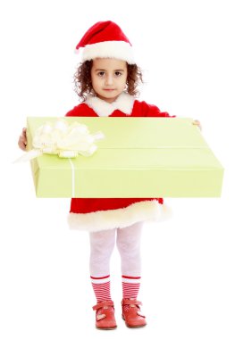 Noel Baba kostümlü hediye ile küçük kız