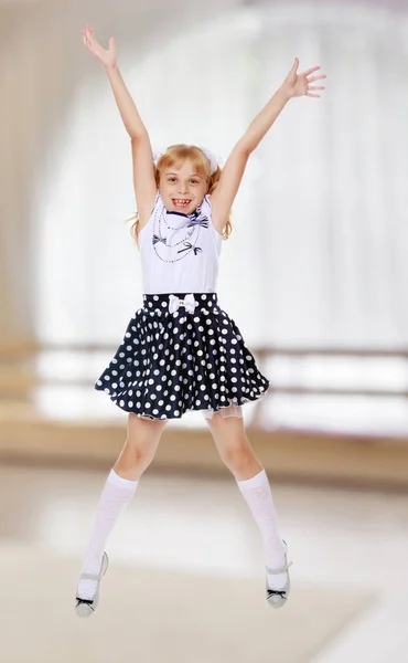 Little girl jumping — Stock Photo, Image