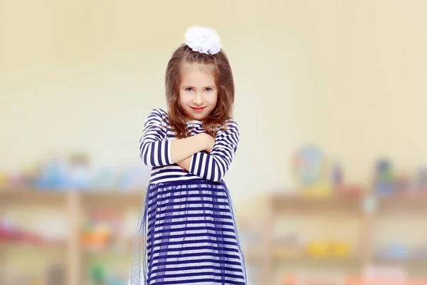 Padres felices con una hija pequeña . —  Fotos de Stock