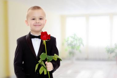 Gül çiçek küçük çocuk.