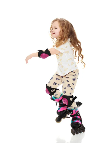 Roller-skates μικρό κορίτσι. — Φωτογραφία Αρχείου