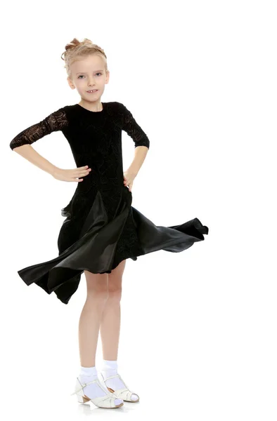 Bella ballerina in un vestito nero . — Foto Stock