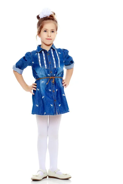 La bambina con il vestito blu . — Foto Stock