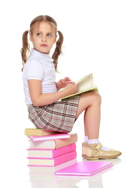 Menina com um livro — Fotografia de Stock