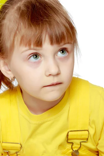 Menina com uma franja curta — Fotografia de Stock