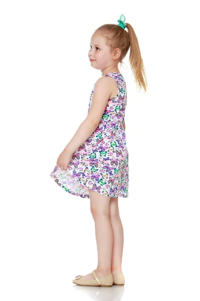 The little girl is full-length. — Stock Photo, Image