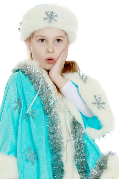 Kar kızı kostümlü küçük kız. — Stok fotoğraf