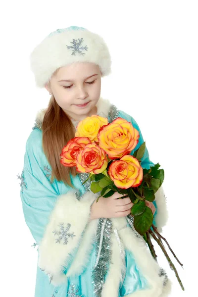 Sněhurka dívka s kyticí. — Stock fotografie