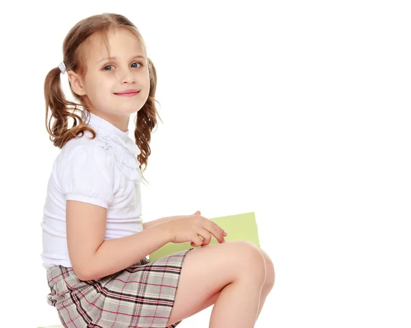 Menina com um livro — Fotografia de Stock