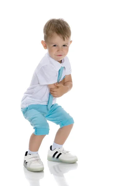 Bonito menino de camisa e gravata . — Fotografia de Stock