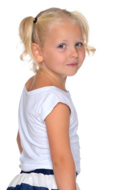 Küçük kız düşündüğü.