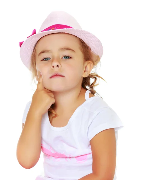 Porträtt av en liten flicka närbild. — Stockfoto