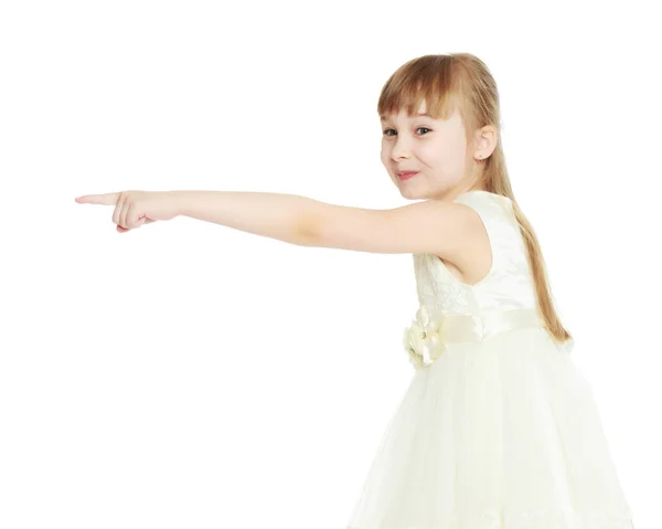 Küçük kız bir parmak gösterilen — Stok fotoğraf
