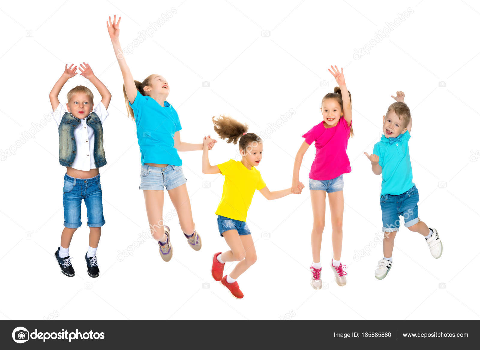 Kids jump hi-res stock photography and images - Alamy
