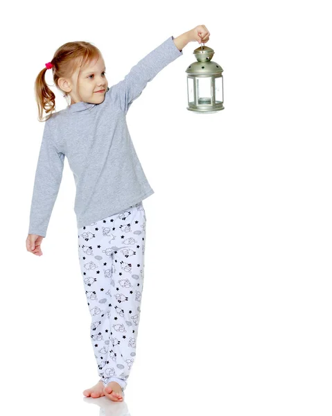Malá holka v pyžamu. — Stock fotografie