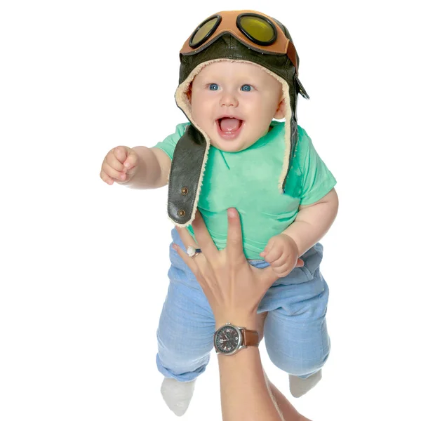 Ładny mały chłopiec w hełm pilota. — Zdjęcie stockowe