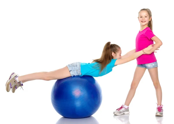 Chicas gimnastas de calentamiento . — Foto de Stock