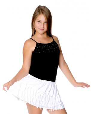 Kısa bir elbise bir genç kız.