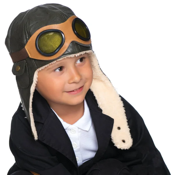 Милий маленький хлопчик в шоломі пілот . — стокове фото