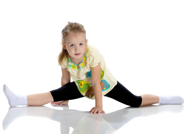 Meisje doet bindgaren — Stockfoto