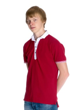 Genç bir kızıl saçlı adam