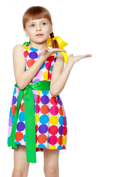 Little girl gesticulating. — Stock Photo, Image