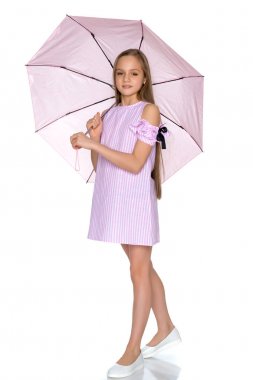 Şemsiyeli küçük kız.