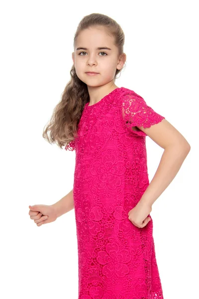 Красива маленька дівчинка в червоній сукні . — стокове фото