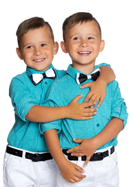 Dois meninos pequenos close-up . — Fotografia de Stock