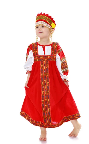 Dívka v ruském národním kostýmu. — Stock fotografie