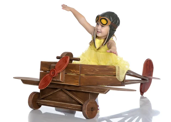 Petite fille dans le capuchon du pilote — Photo