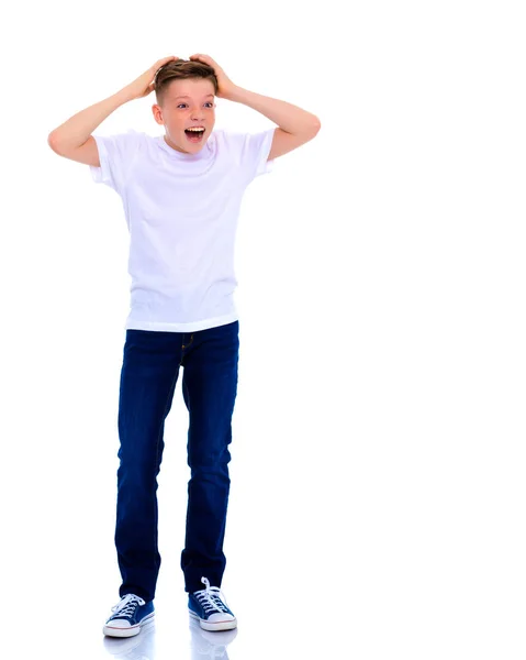 Pequeño niño emocional en edad escolar . —  Fotos de Stock