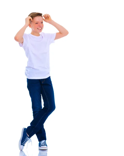 Pequeño niño emocional en edad escolar . — Foto de Stock