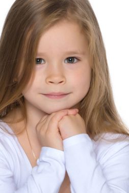 Küçük kız düşündüğü.