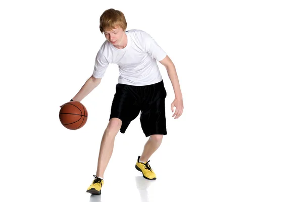 Gut gemachter Typ mit Ball für Basketball — Stockfoto