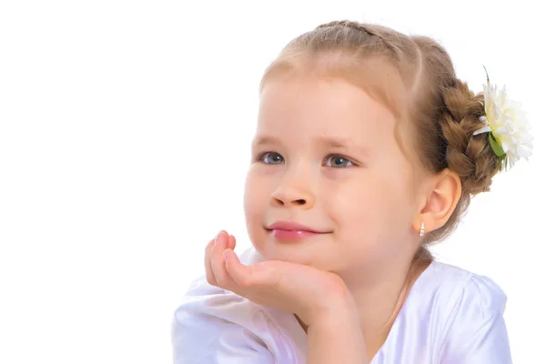 Portret van een klein meisje close-up. — Stockfoto