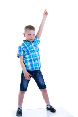 Çocuk bir parmak bir şeye işaret eden.