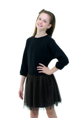 Uzun ipek saçlı güzel okul kızı..