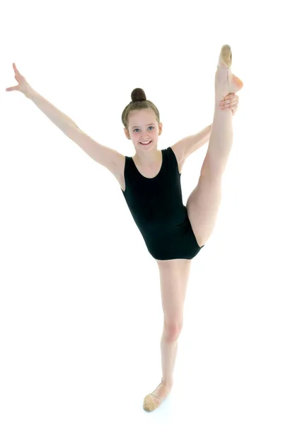 La ginnasta esegue un elemento acrobatico. — Foto Stock