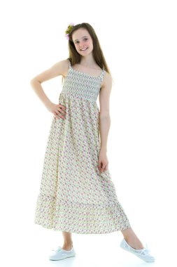 Uzun ipek saçlı güzel okul kızı..