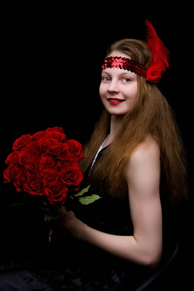 Studio ritratto di una bella adolescente in età scolare con — Foto Stock