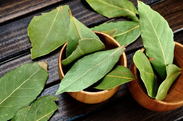 defne yaprağı kase ahşap tablo