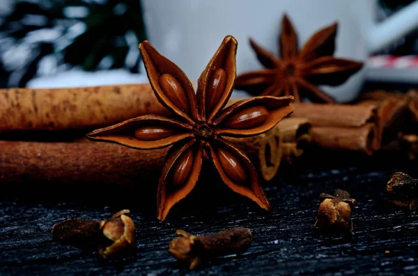 Anason tarçın tablo ile