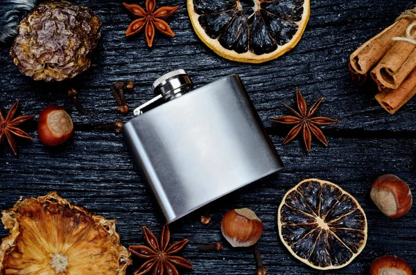 Metalik şişe alkol tablo için