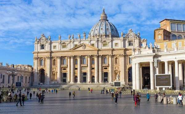 St. Peter 's Basilica, Rome, Italy — стоковое фото