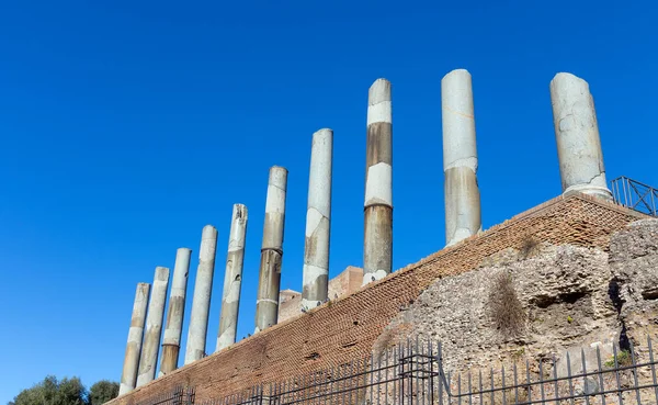 Świątynia Wenus i Romów w Forum Romanum, Rzym, Włochy — Zdjęcie stockowe