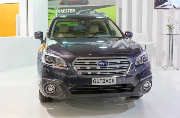 ATENAS, GRÉCIA - NOVEMBRO 14, 2017: Subaru Outback V no Aftokinisi-Fisikon 2017 Motor Show . — Fotografia de Stock