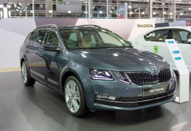 Atina, Yunanistan - 14 Kasım 2017: Skoda Octavia Combi Aftokinisi-Fisikon 2017 Motor Show'da.